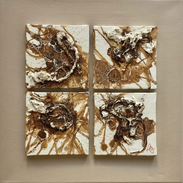 Quatre pavés 7x7 appliqués s/toile beige 30x30cm